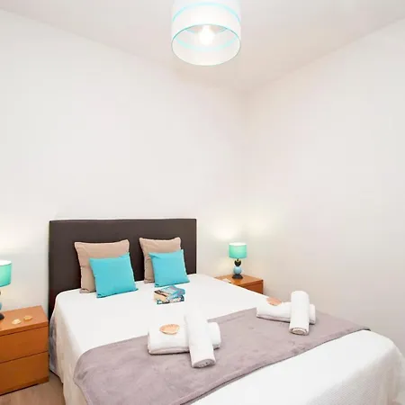 Hollywood - Sitio Calmo Com Piscina Aquecivel E Bbq - *
