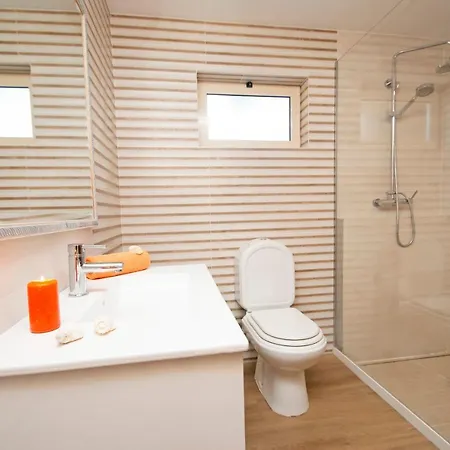 Hollywood - Sítio Calmo Com Piscina Aquecível E Bbq - Albufeira