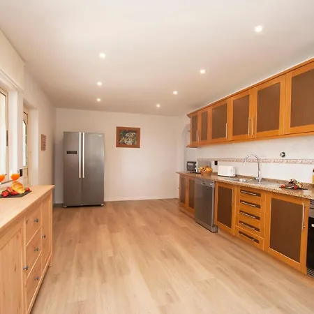 Hollywood - Sítio Calmo Com Piscina Aquecível E Bbq - Villa