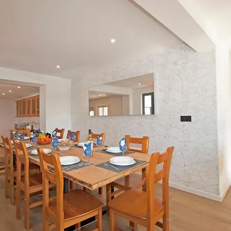 Villa Hollywood - Sítio Calmo Com Piscina Aquecível E Bbq - *